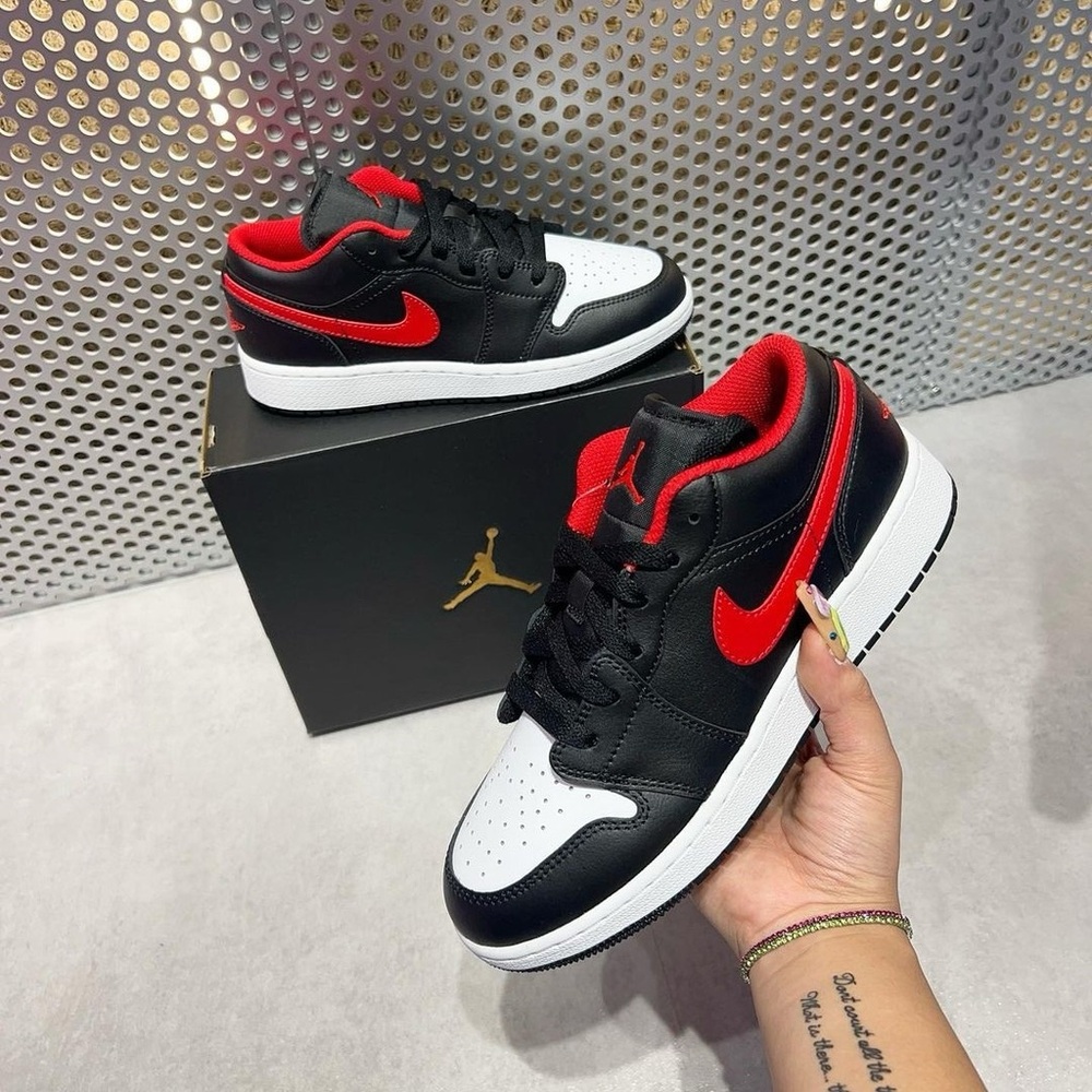 Nike Air Jordan 1 Low (GS) - 553560 063 - Black Fire Red White